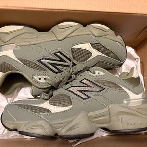 New Balance 9060